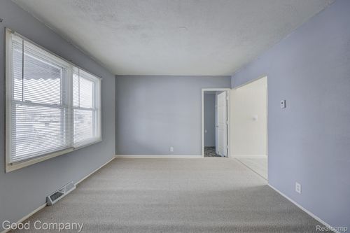 25238 Lehner St, Roseville, MI, 48066-3653 | Card Image