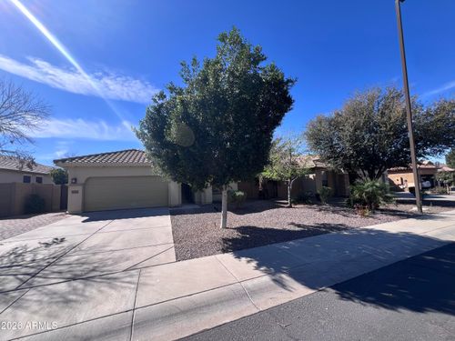 2747 E Canyon Creek Dr, Gilbert, AZ, 85295-2332 | Card Image