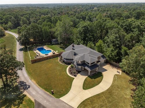 11445 Gabriel Ln, Bentonville, AR, 72712-8690 | Card Image