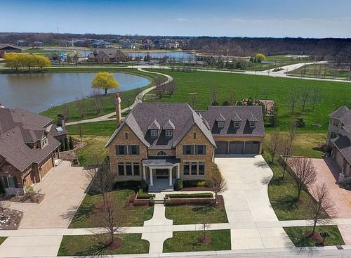 3658 Broadleaf Ave, Elgin, IL, 60124-7882 | Card Image