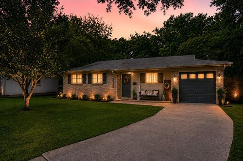 312 Gardenia Ct, Burleson, TX, 76028-5305 | Card Image