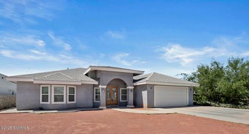 2817 Girl Scout Ln, Sunland Park, NM, 88063-9534 | Card Image