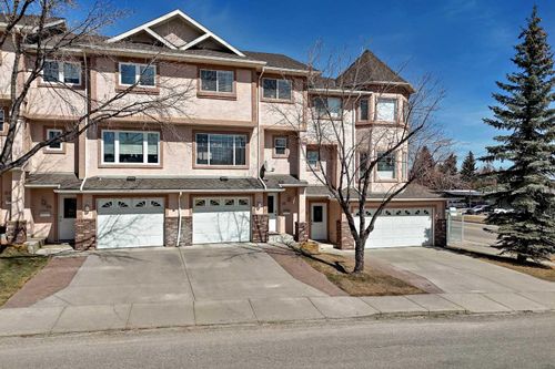 82 Holmwood Ave Nw, Calgary, AB, T2K6K7 | Card Image