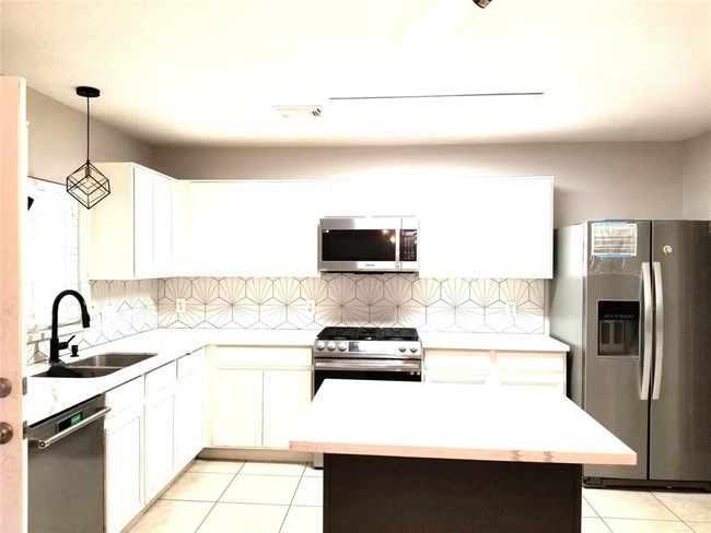 14943 Sugar Peak Dr, House other with 3 bedrooms, 3 bathrooms and 2 parking in Sugar Land TX | Image 14
