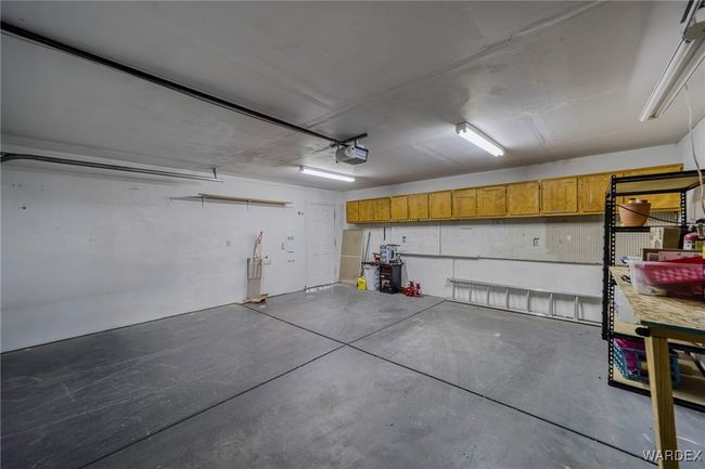 Garage | Image 40