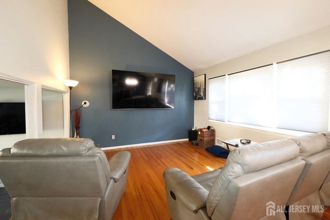 678 W 678 W Milton Avenue Avenue W, House other with 3 bedrooms, 2 bathrooms and null parking in Rahway NJ | Image 7