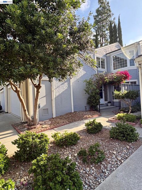 235 Northwood Cmns, Livermore, CA, 94551 | Card Image