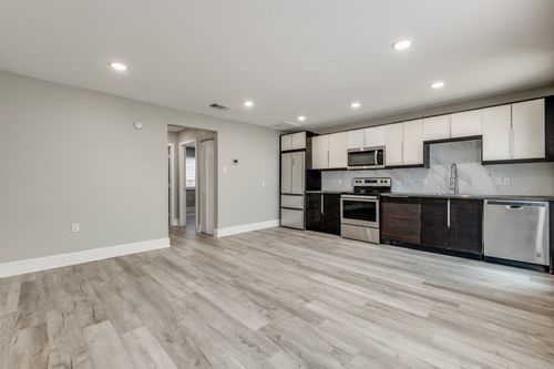 207-4921 Bryan St, Dallas, TX, 75206-7649 | Card Image