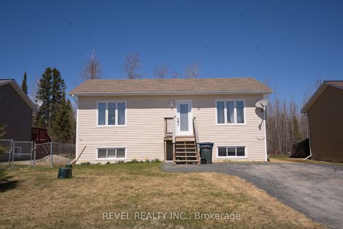 11 Fifth St, Cochrane, ON, P0L1C0 | Card Image