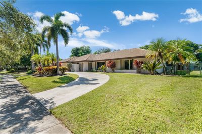 15830 Sw 82nd Ave, House other with 5 bedrooms, 3 bathrooms and null parking in Palmetto Bay FL | Image 3