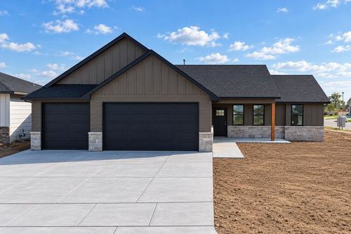 5502 N Saint Paul St, Wichita, KS, 67204-5477 | Card Image