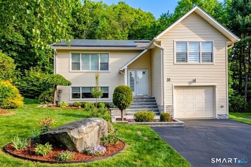 38 Algonquin Way, Bristol, CT, 06010 | Card Image