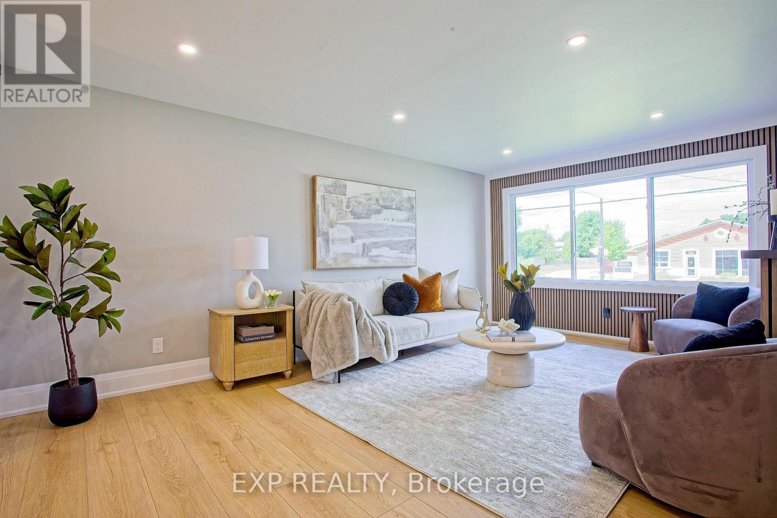 Residential in West Lincoln (Smithville) 5
