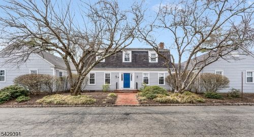 19 E Main St, Mendham, NJ, 07945-1503 | Card Image