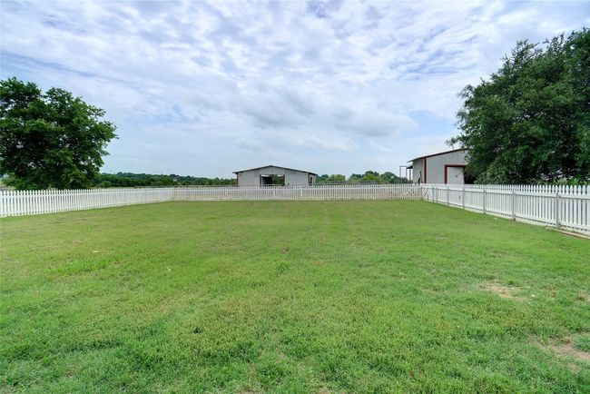 6813 Gregg Rd, House other with 3 bedrooms, 2 bathrooms and null parking in Krum TX | Image 19