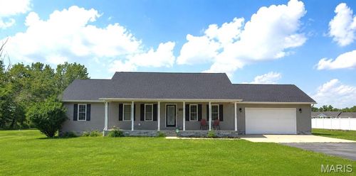 12063 Strawberry Rd, Carbondale, IL, 62901-0814 | Card Image