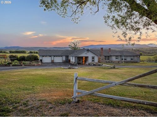 40290 Beaver Creek Loop, Baker City, OR, 97814-7708 | Card Image