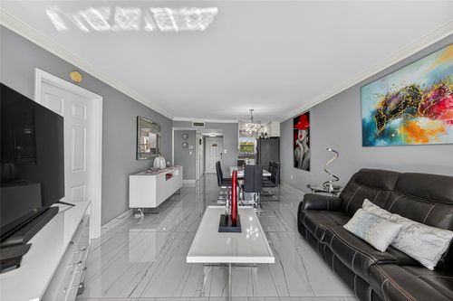 apt-302-2741 N Pine Island Rd, Sunrise, FL, 33322-2206 | Card Image