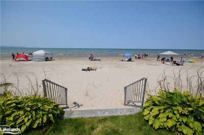 8 - 15 28th St N, Home with 3 bedrooms, 2 bathrooms and 2 parking in Wasaga Beach ON | Image 2