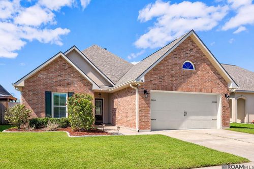 17730 Waterloo Dr, Baton Rouge, LA, 70817-5802 | Card Image