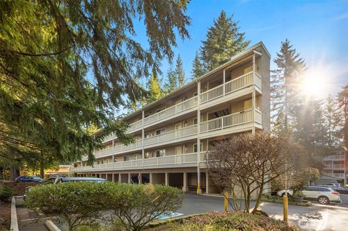 g104-14527 Ne 40th St, Bellevue, WA, 98007-3329 | Card Image