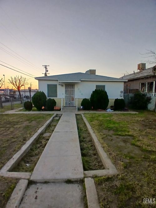 a-1304 Uffert Street, Bakersfield, CA, 93306 | Card Image