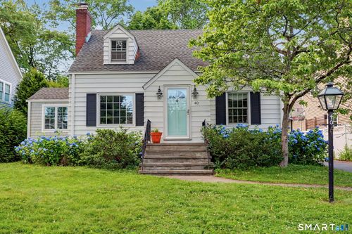 40 Oakwood Dr, Fairfield, CT, 06824-4101 | Card Image