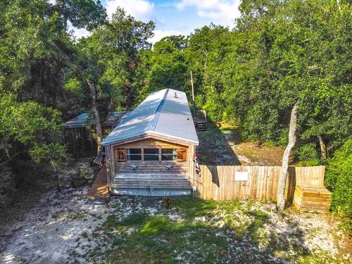 652 Magnolia St, ALLIGATOR POINT, FL, 32346-5170 | Card Image