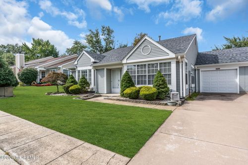 978A Thornbury Ln, Manchester, NJ, 08759-5289 | Card Image