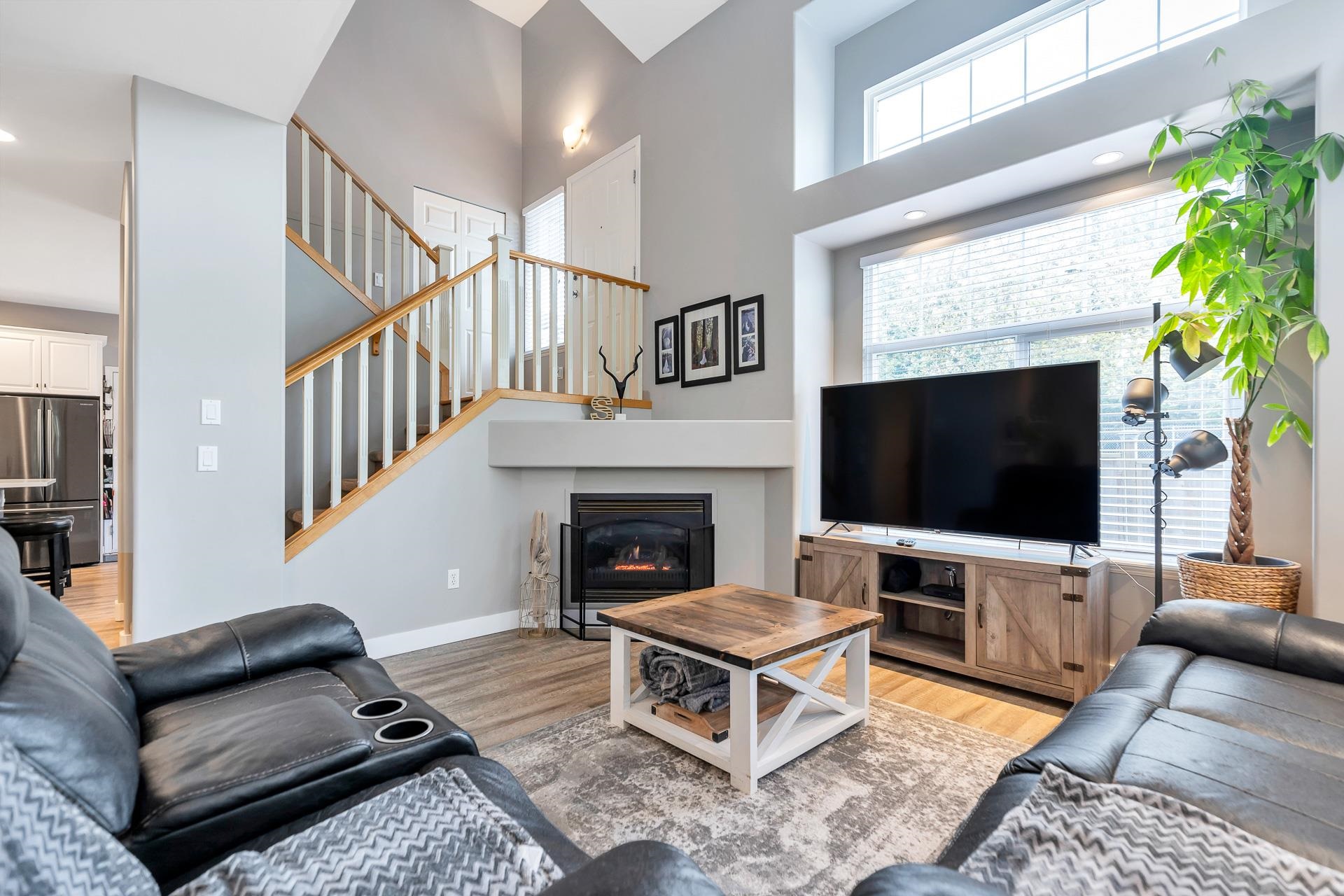1 - 11495 Cottonwood Drive, Townhouse with 3 bedrooms, 3 bathrooms and 2 parking in Maple Ridge BC | Image 5