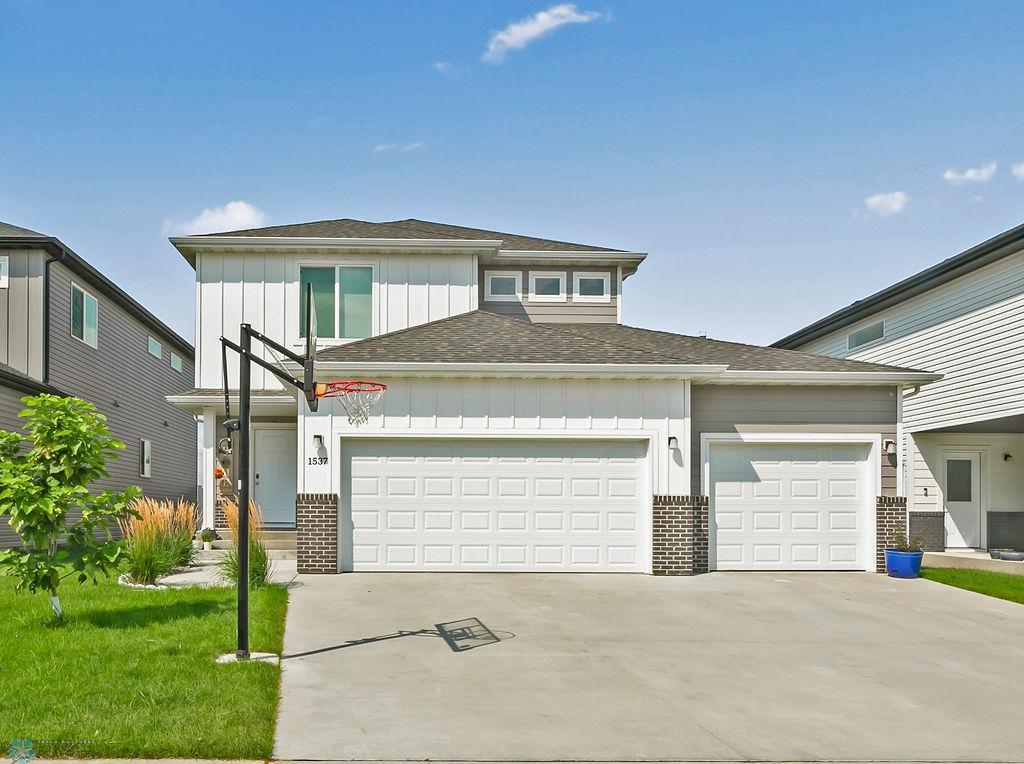 66th Ave, Fargo, ND 58104