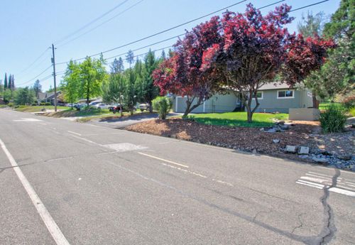 13740 Torrey Pines Dr, Auburn, CA, 95602-8217 | Card Image