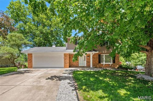 6 Sandwedge Dr, Belleville, IL, 62220-3216 | Card Image