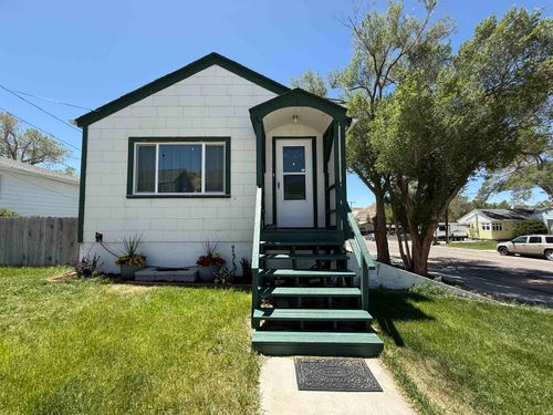 695 W 3rd North St, Green River, WY, 82935-4146 | Card Image