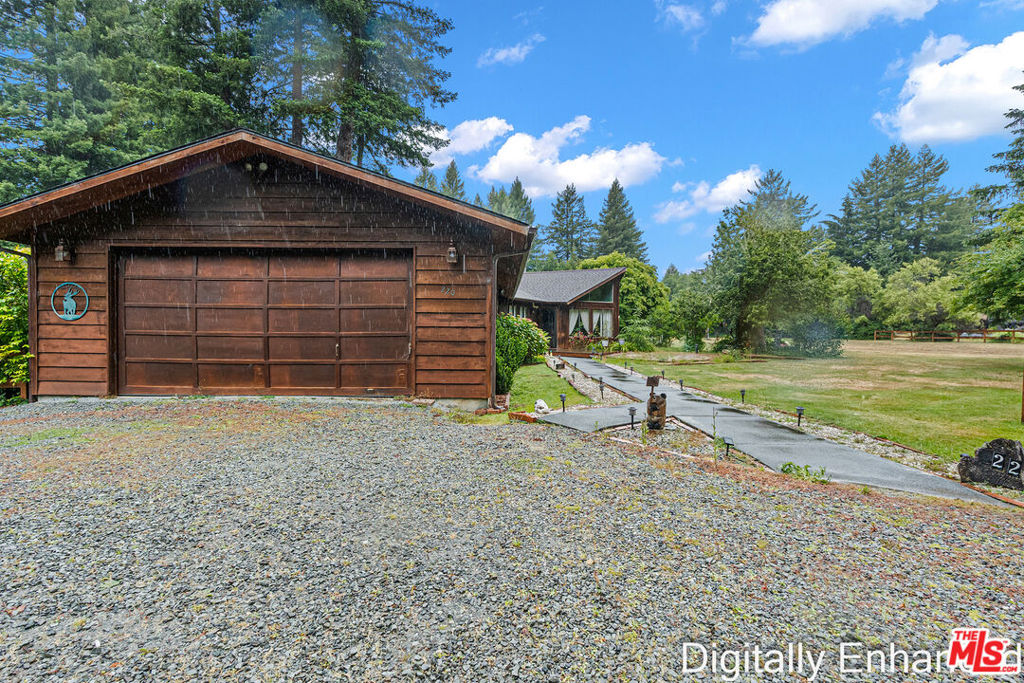 Residential in Crescent City 3