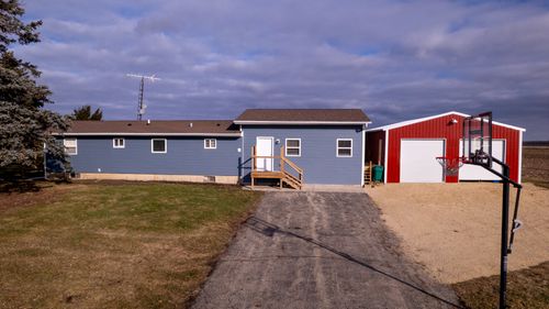 8879 Old State Rd, Clare, IL, 60111-9304 | Card Image