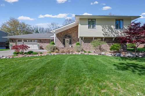 8908 Sarah Ln, Grosse Ile, MI, 48138-1584 | Card Image