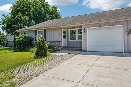 1833 Hilltop Drive, West Bend, WI, 53095 | Card Image