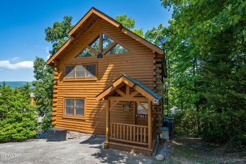 1105 Autumn Path Way, Sevierville, TN, 37862-7714 | Card Image