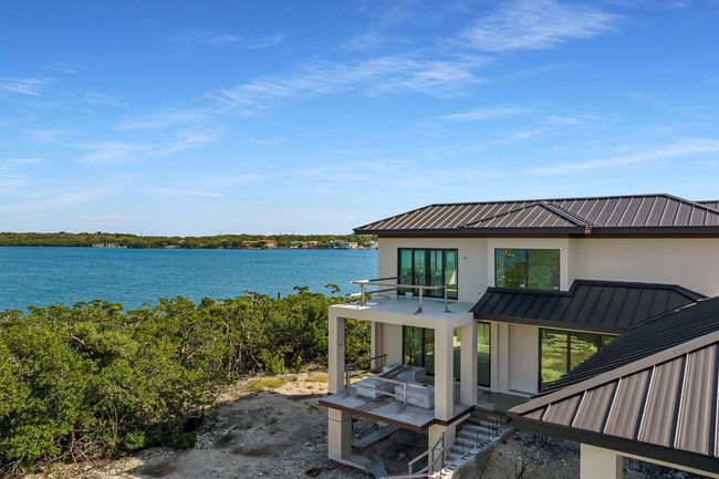 Bay Views from every Window | Image 11
