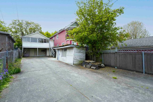 2087 E Pender Street, House other with 5 bedrooms, 2 bathrooms and null parking in Vancouver BC | Image 19