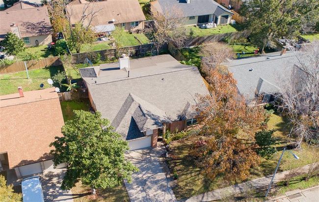 Aerial shot of the home | Image 8