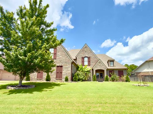 570 Winding Valley Cv, Collierville, TN, 38017-3964 | Card Image