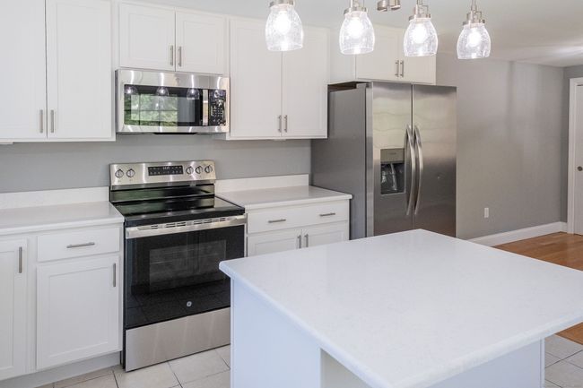 1250 Ellington Rd, House other with 3 bedrooms, 2 bathrooms and 11 parking in South Windsor CT | Image 17