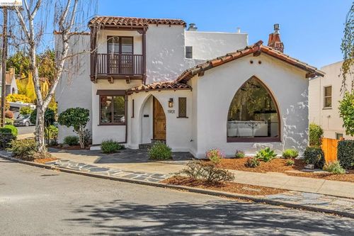 1901 Clemens Rd, Oakland, CA, 94602-1913 | Card Image