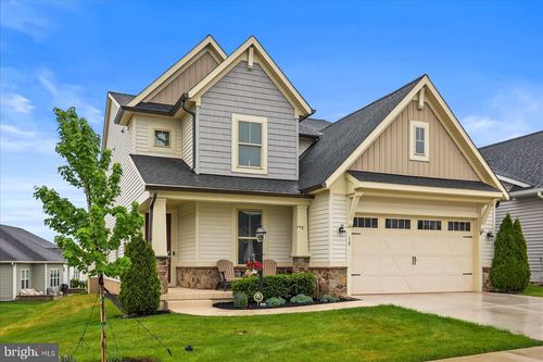 18 Broomsedge Ln, GETTYSBURG, PA, 17325-6035 | Card Image
