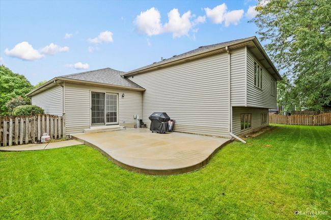420 Windsor Dr, Home with 3 bedrooms, 3 bathrooms and null parking in Oswego IL | Image 26