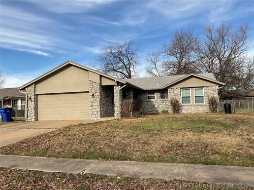 908 W Nashville St, Broken Arrow, OK, 74012-5041 | Card Image