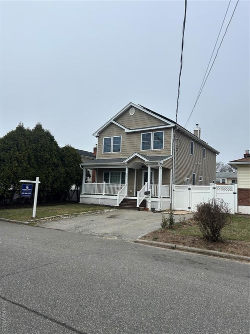 313 Lexington Ave, West Babylon, NY, 11704-5311 | Card Image