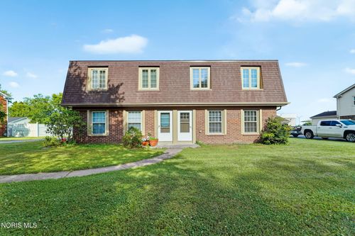 5731 Cresthaven Ln, Toledo, OH, 43614-1245 | Card Image